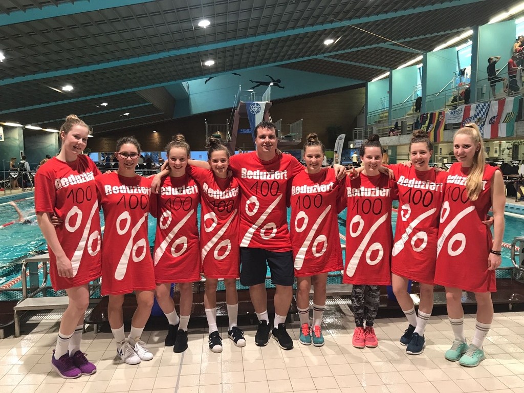 Das Team des SC Chemnitz von links: Tosca Schmidt, Leonie Bergner, Leonie Nötzel, Enny Schmidt, Steven Krüger, Judy Leichsenring, Leony-Heidi Salevsky, Fränzi Heinrich und Lisa Spranger. (c)Foto:D.Franke